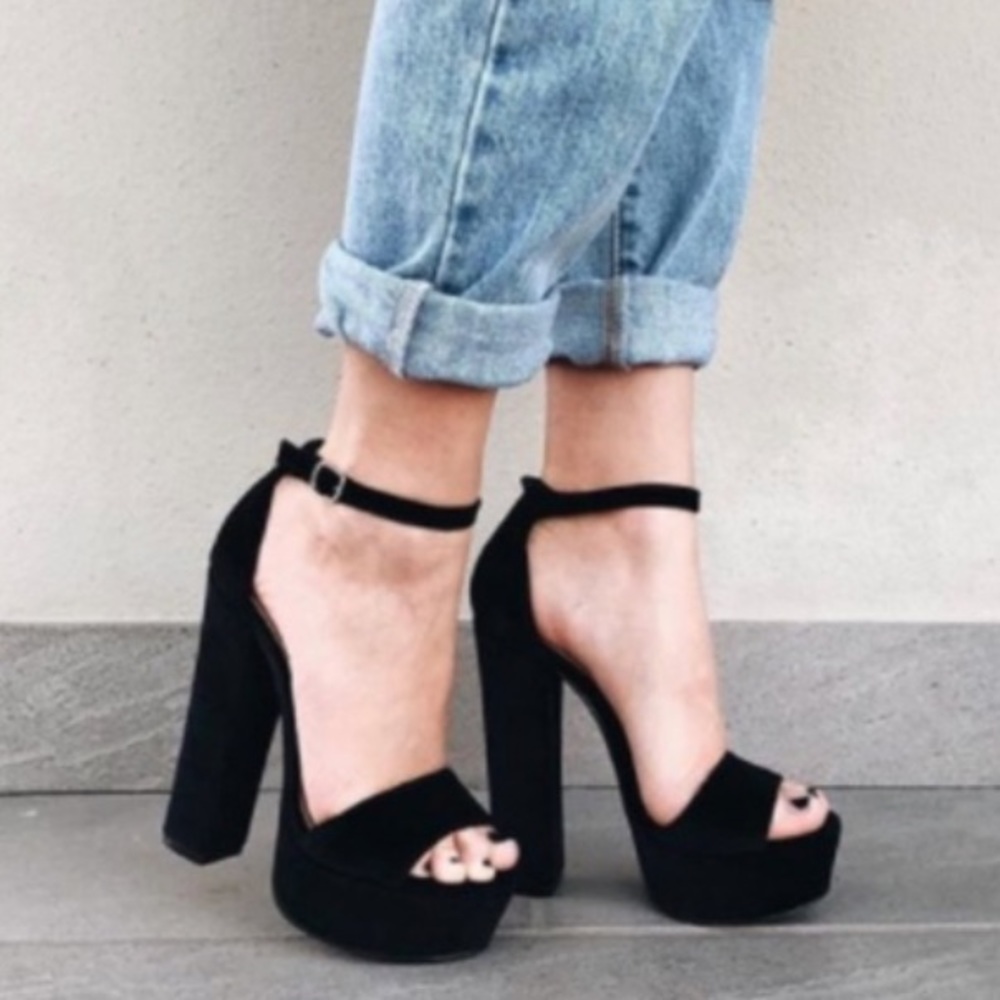 Steve Madden, black velvet, platform heels, size 7